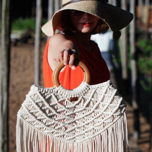 Half Moon Handmade Macrame Handbag - Picture 4 of 6